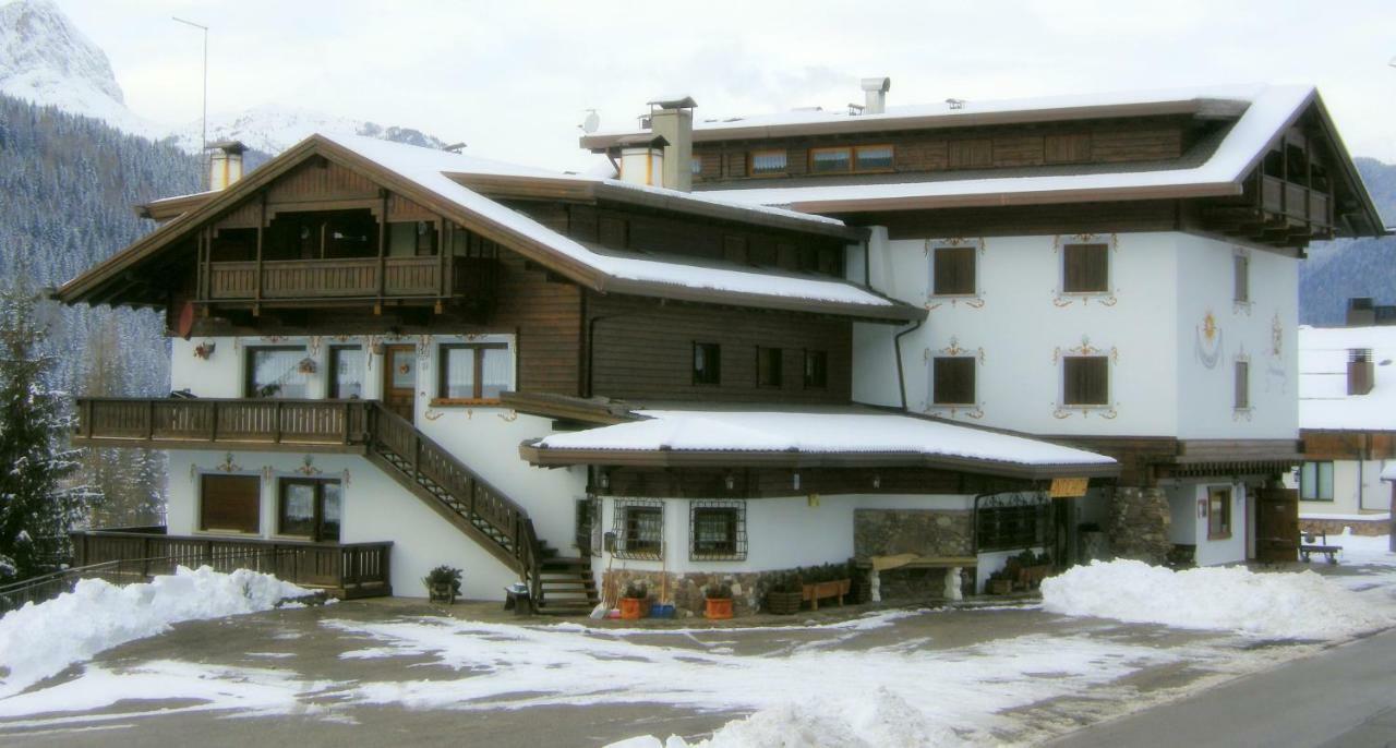 פאדולה Residence La Pineta מראה חיצוני תמונה